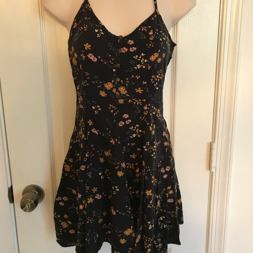 American Eagle super cute black floral dress
